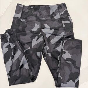Athleta Women's Camo Leggings in Black and Gray